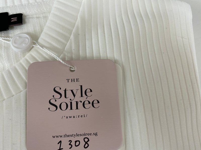 DEFECT | Roshan Ribbed Oversized Tee in White in M DEFECT | Roshan Ribbed Oversized Tee in White in M