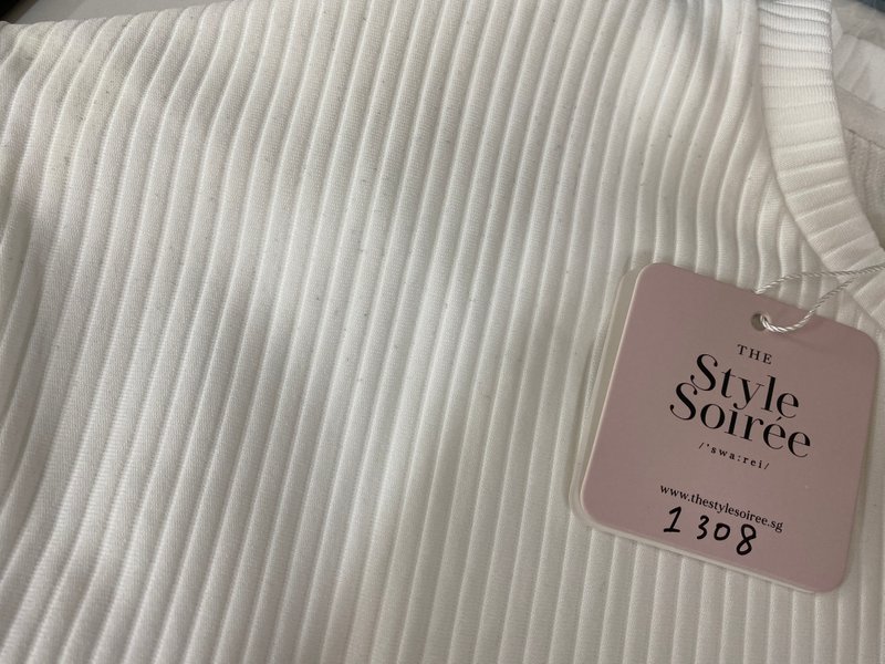 DEFECT | Roshan Ribbed Oversized Tee in White in M DEFECT | Roshan Ribbed Oversized Tee in White in M