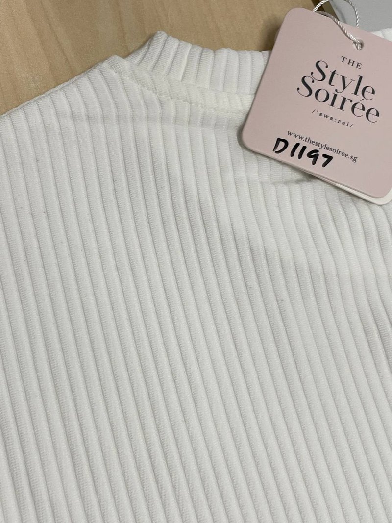 DEFECT | Roshan Ribbed Oversized Tee in White in M 