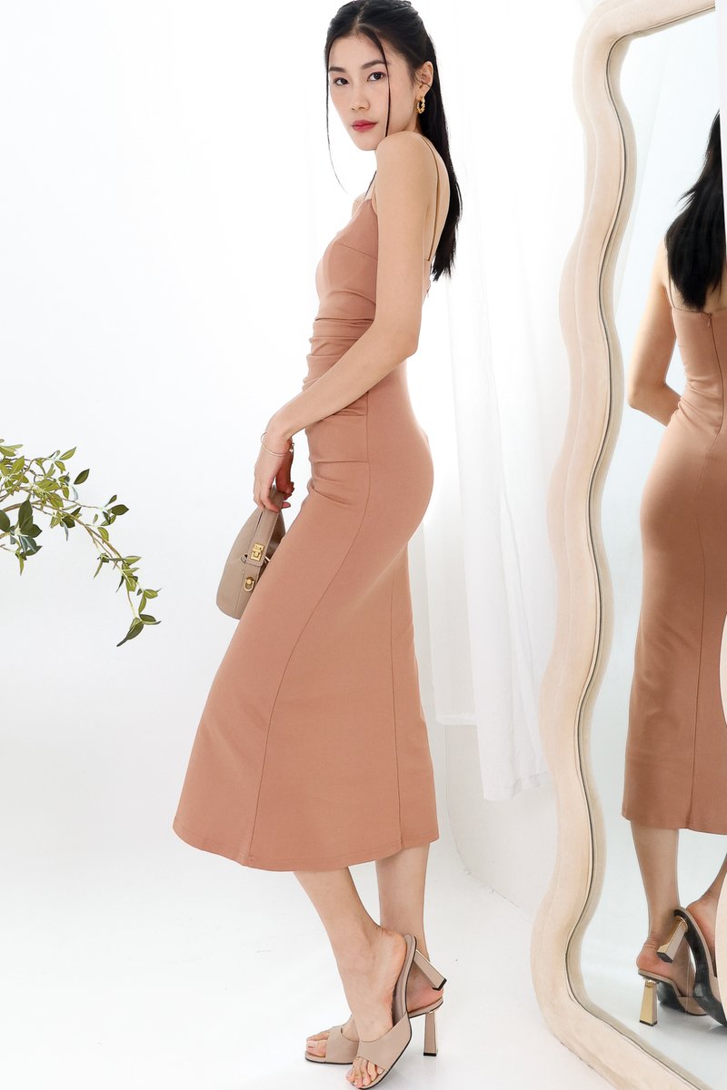 Pearlynn Padded Ruched Midi V1 in Almond Brown