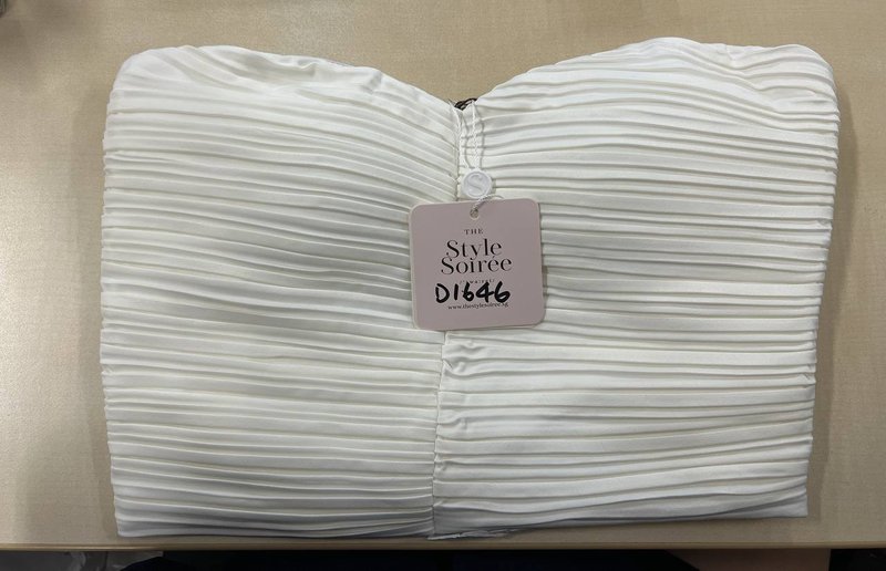 DEFECT | Poline Pleated Padded Top in White in M DEFECT | Poline Pleated Padded Top in White in M
