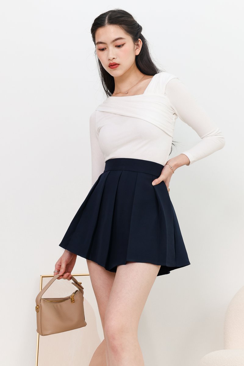 DEFECT | Rowena Ruched Sleeved Top in White in L
