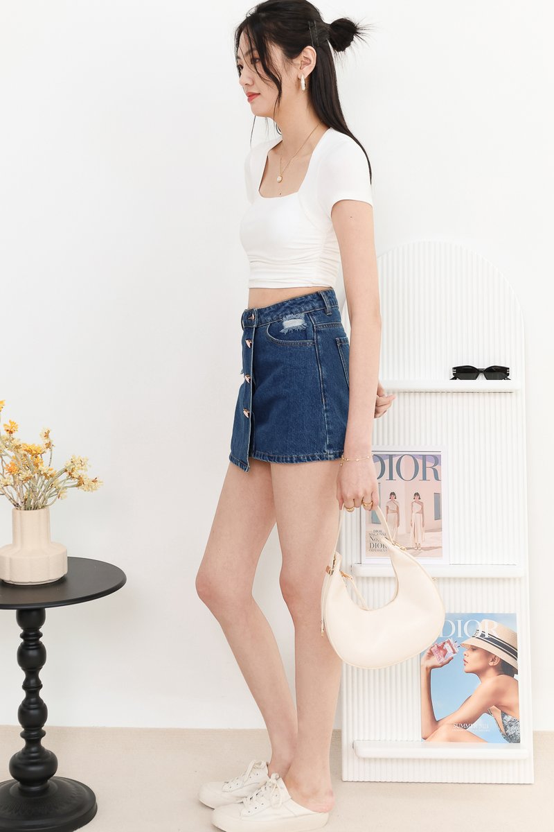 DEFECT | Pera Padded Tee in White in XXS