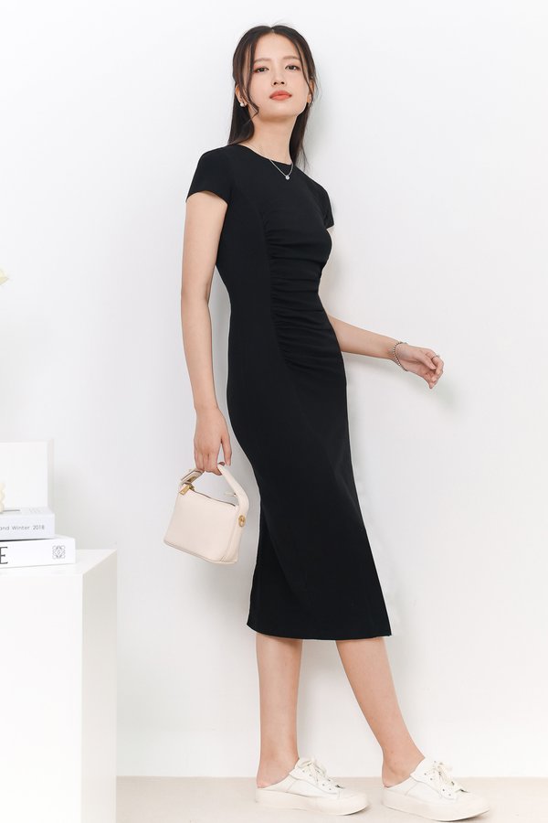 DEFECT | Ryenne Ruched Tee Midi in Black in XS