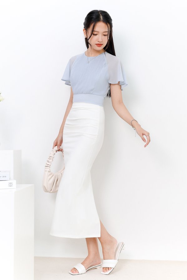 DEFECT | Rachel Ruched Midi Skirt in White in L 