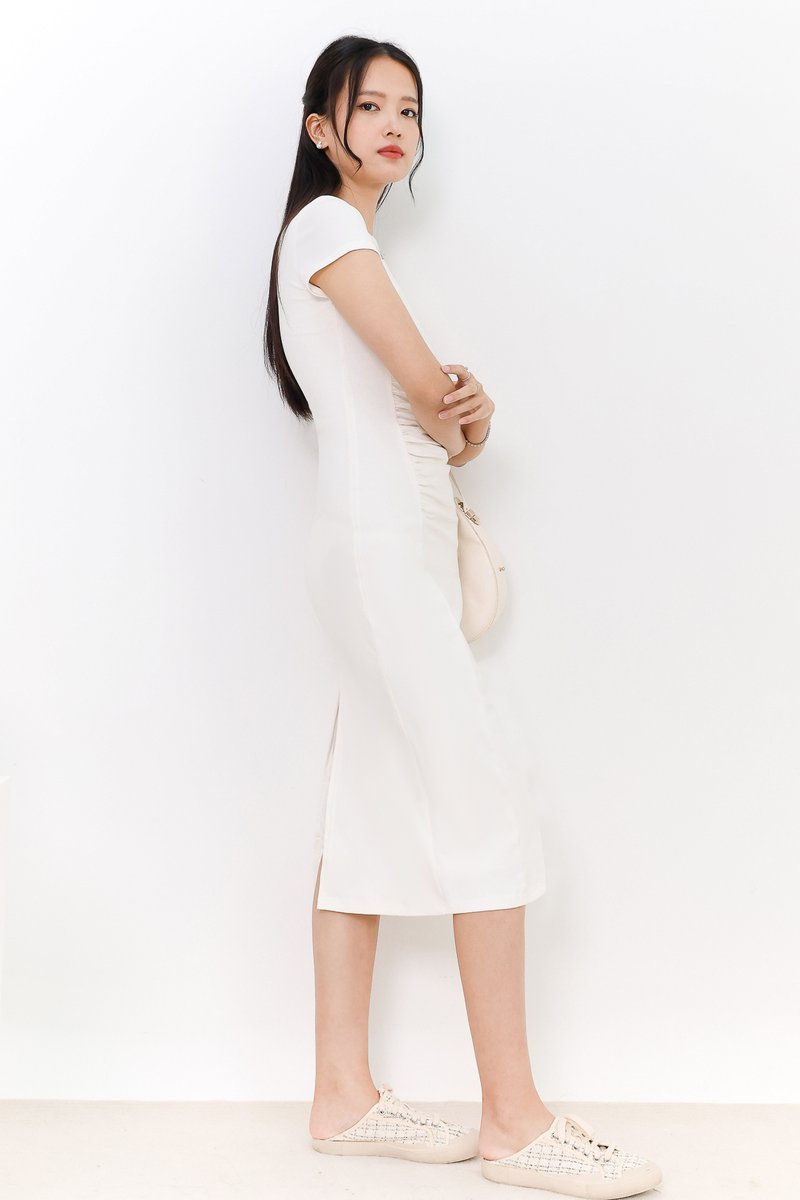 DEFECT | Ryenne Ruched Tee Midi in White in XS