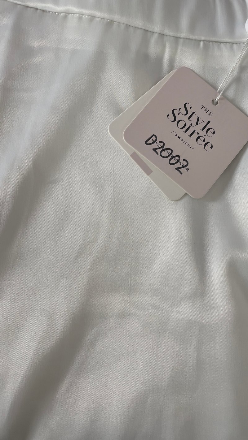 DEFECT | Seralie Satin Skorts in White in M