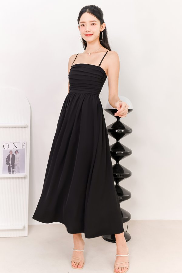 Teyrra Tube Ruched Midaxi Dress in Black