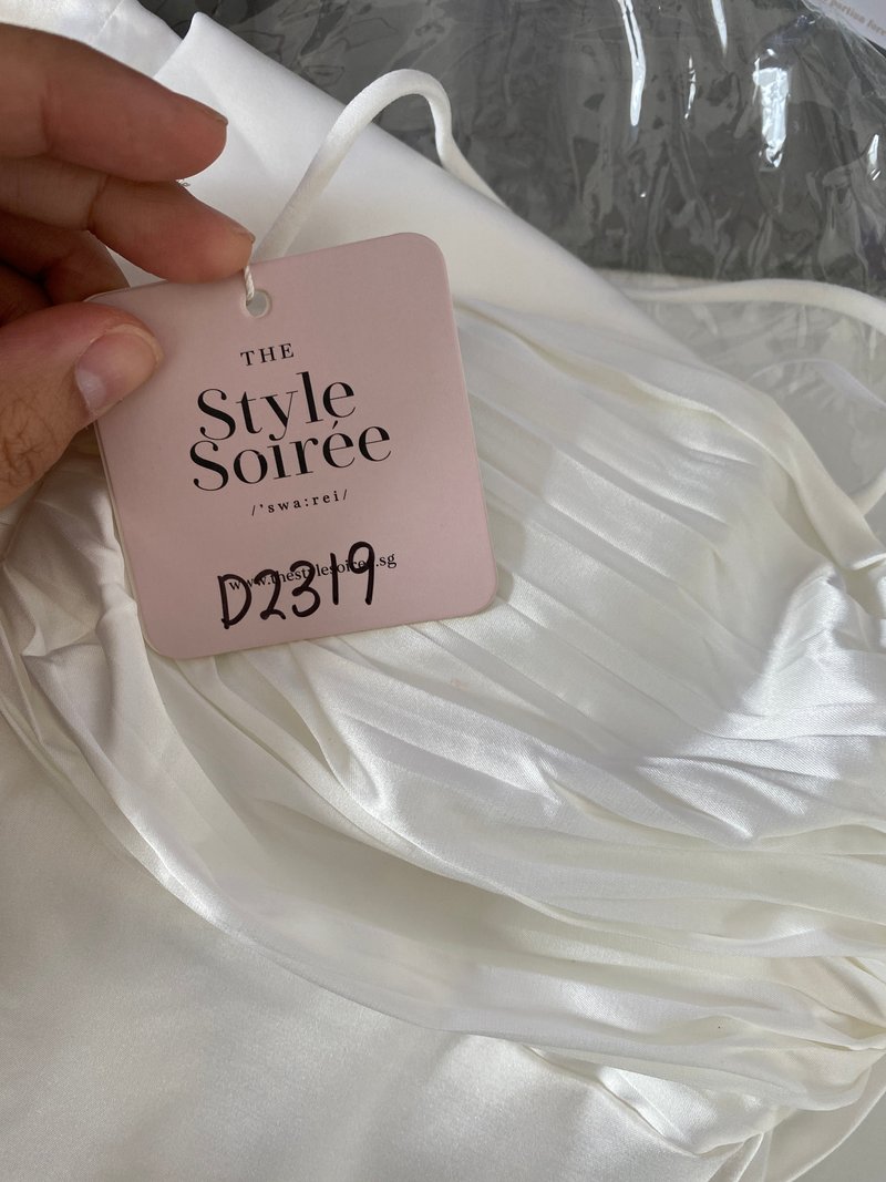 DEFECT | Claire Cross Back Maxi in White in M DEFECT | Claire Cross Back Maxi in White in M