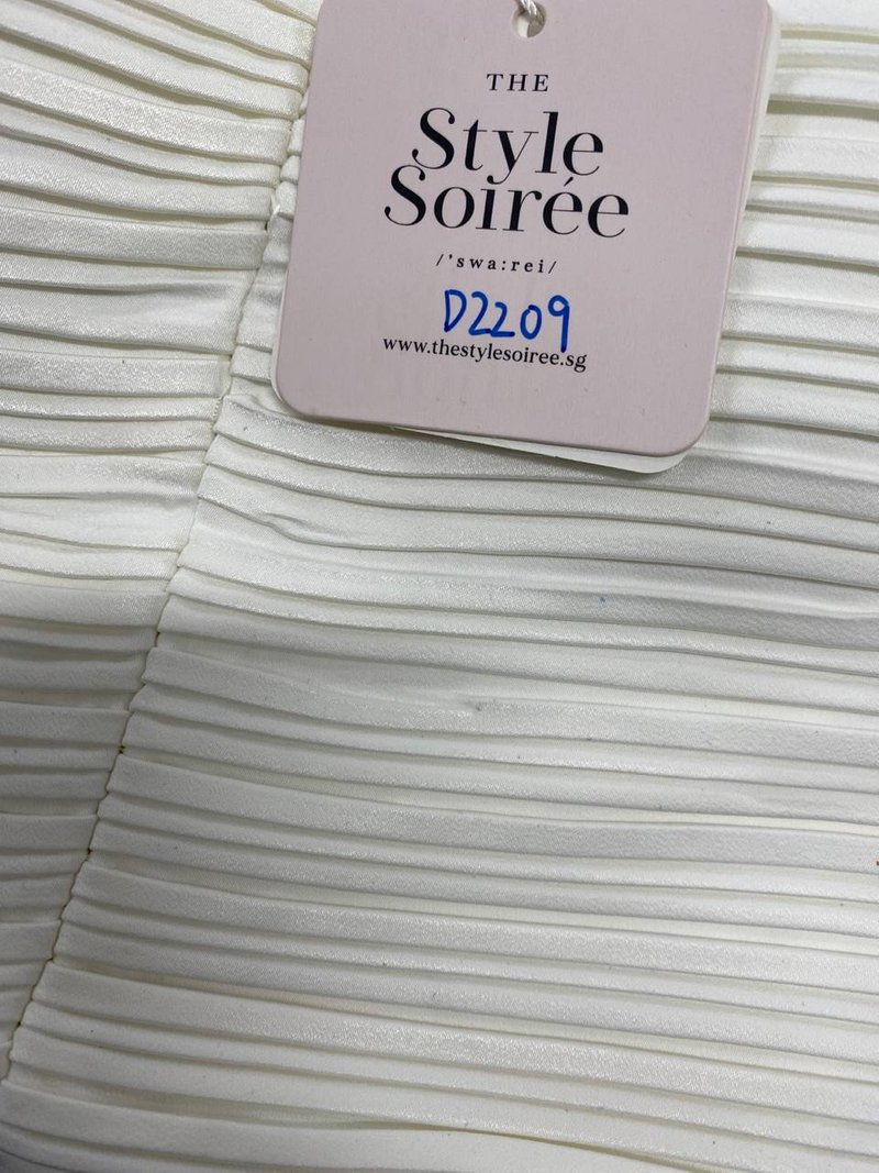 DEFECT | Poline Pleated Padded Top in White in XL