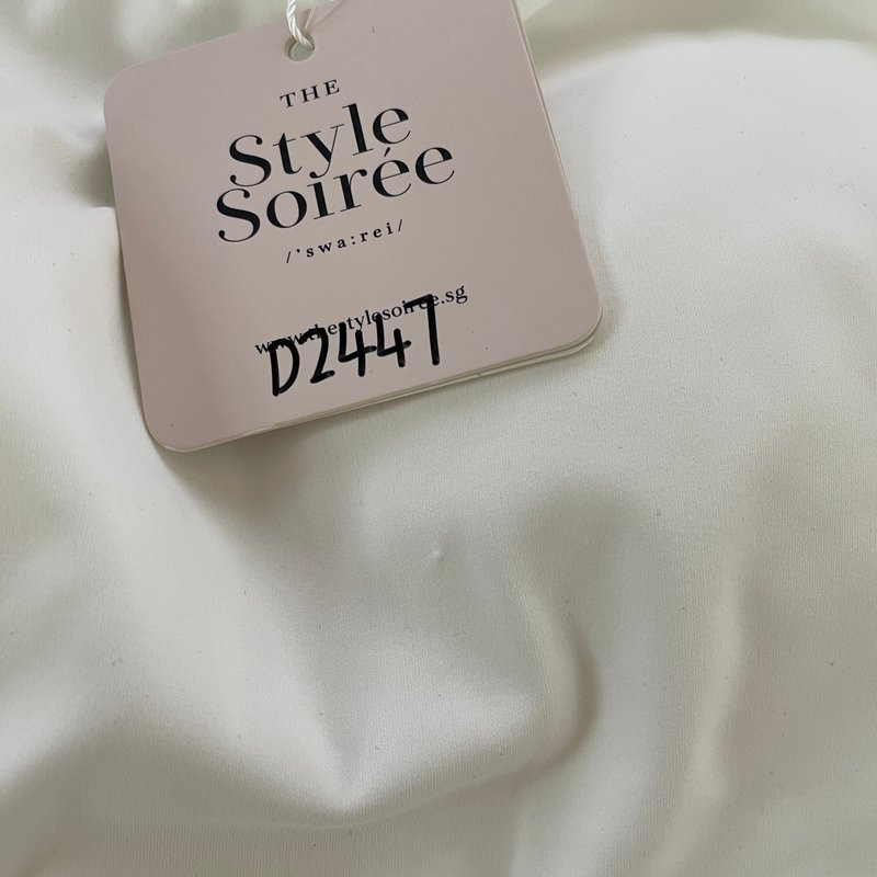 DEFECT | Cadea Cross Back Top in White in L