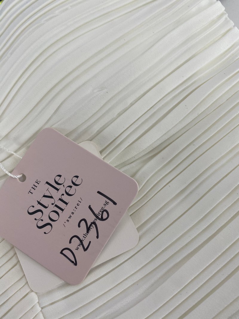 DEFECT | Poline Pleated Padded Top in White in M, L, XL
