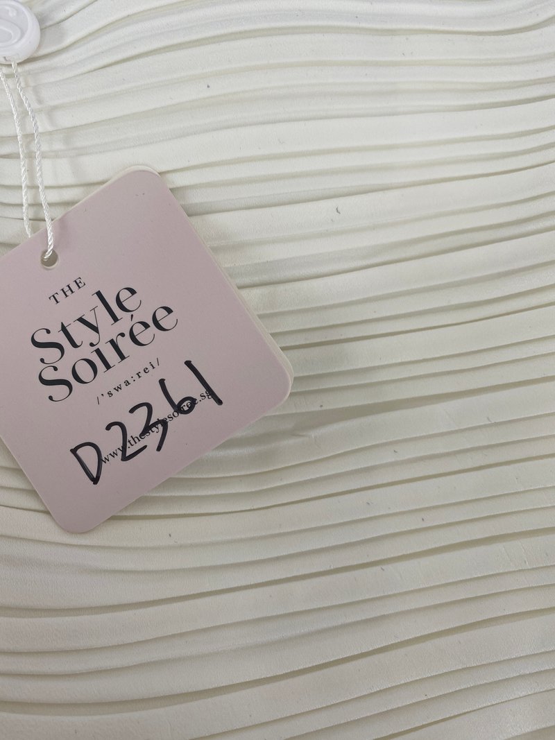DEFECT | Poline Pleated Padded Top in White in M, L, XL