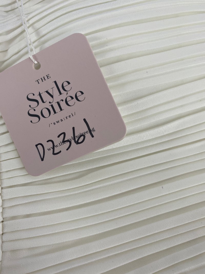 DEFECT | Poline Pleated Padded Top in White in M, L, XL