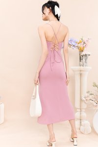 DEFECT | Perdynn Padded Tie Back Midaxi in Lavender Pink in L DEFECT | Perdynn Padded Tie Back Midaxi in Lavender Pink in L