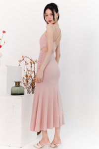 Tanrine Toga Midaxi in Pink