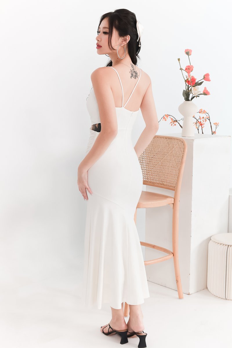 DEFECT | Tanrine Toga Midaxi in White in S