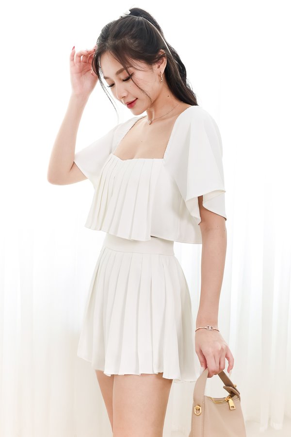 DEFECT | Faye Flutter Pleat Co-ord Skorts in White in S