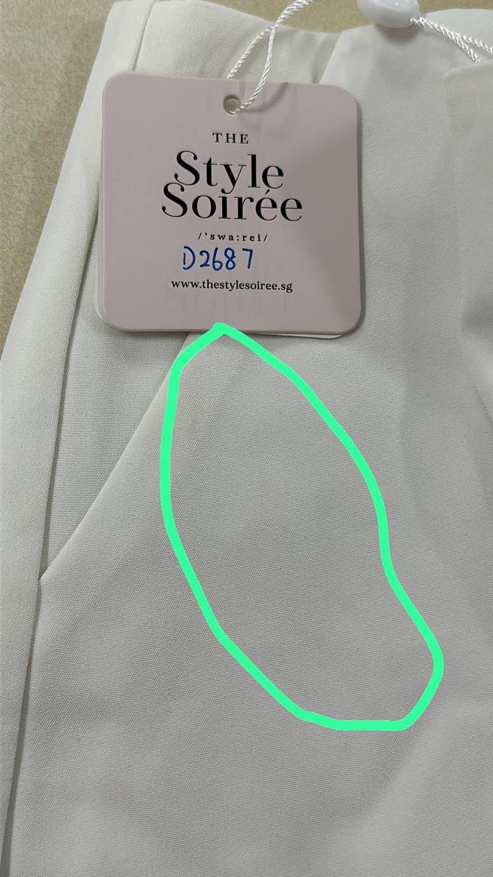 DEFECT | Sherlynn Slit Skorts In White in L