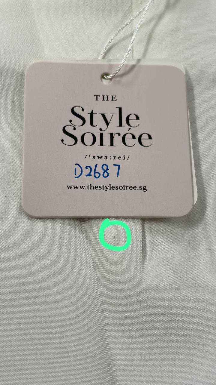 DEFECT | Sherlynn Slit Skorts In White in L