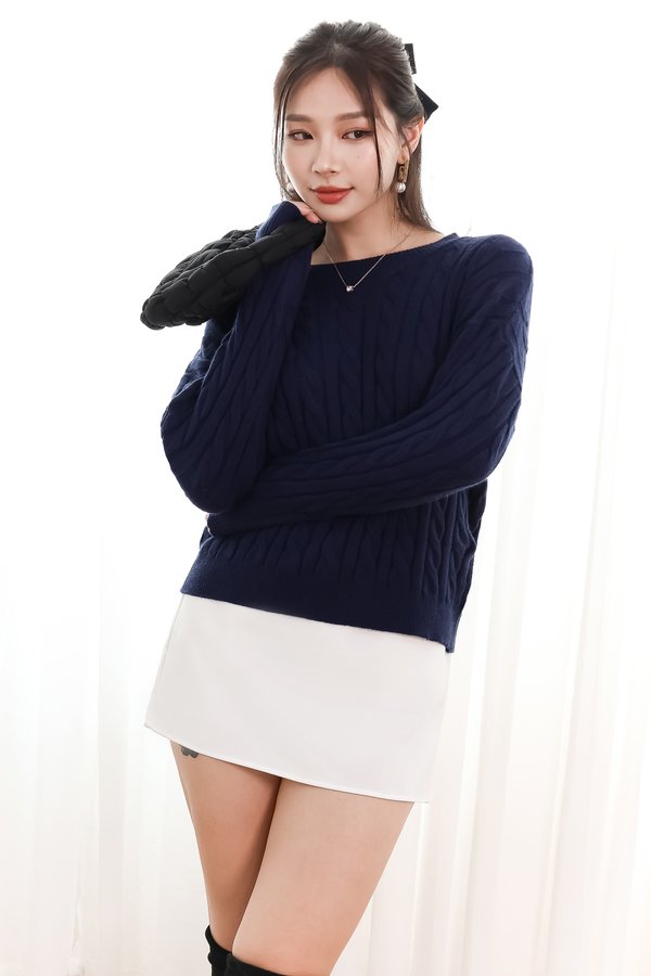 DEFECT | Callie Cable Knit Sweater in Navy in M