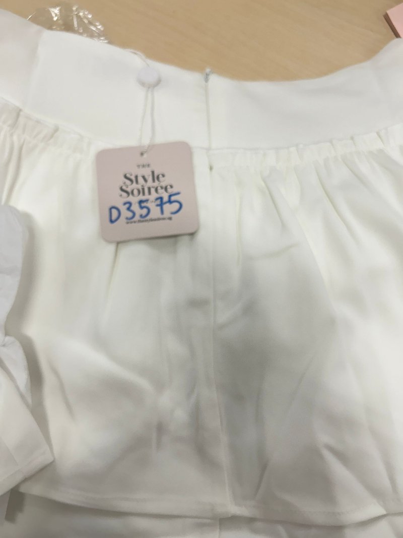 DEFECT | Dayna Double Tiered Flare Skorts in White in XXS/XS/S DEFECT | Dayna Double Tiered Flare Skorts in White in XXS/XS/S