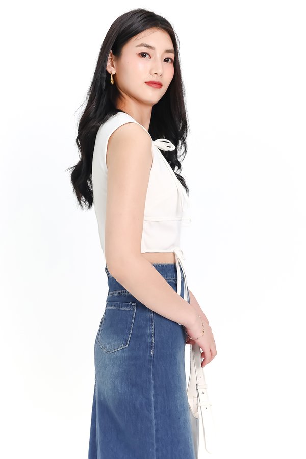 Brynn Bow Sleeveless Top in White in XL