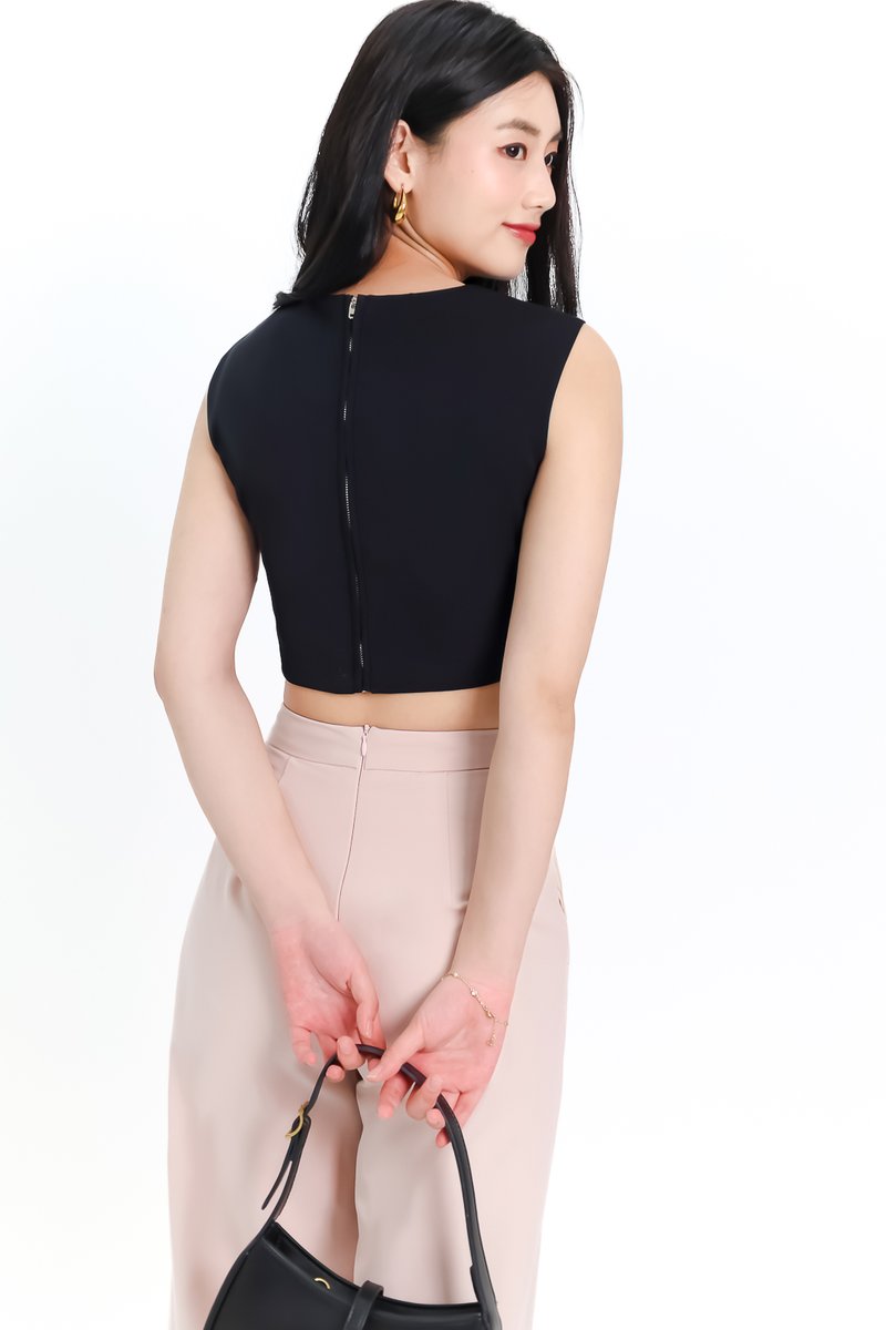 Brynn Bow Sleeveless Top in Black