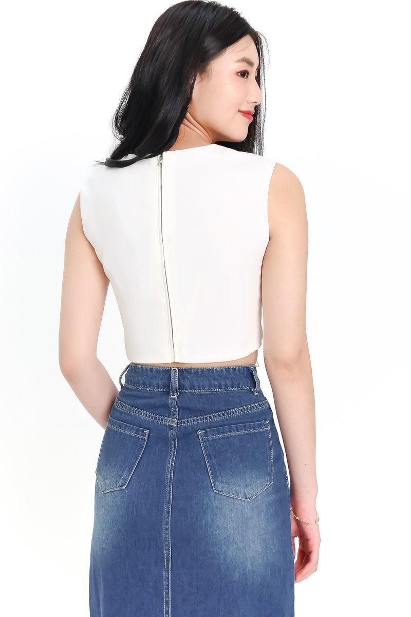 DEFECT | Brynn Bow Sleeveless Top in White in XL
