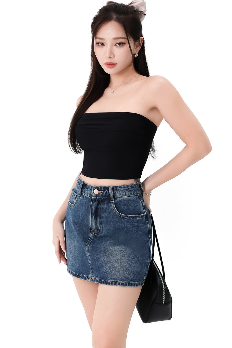 Daye Denim Skorts in Dark Wash