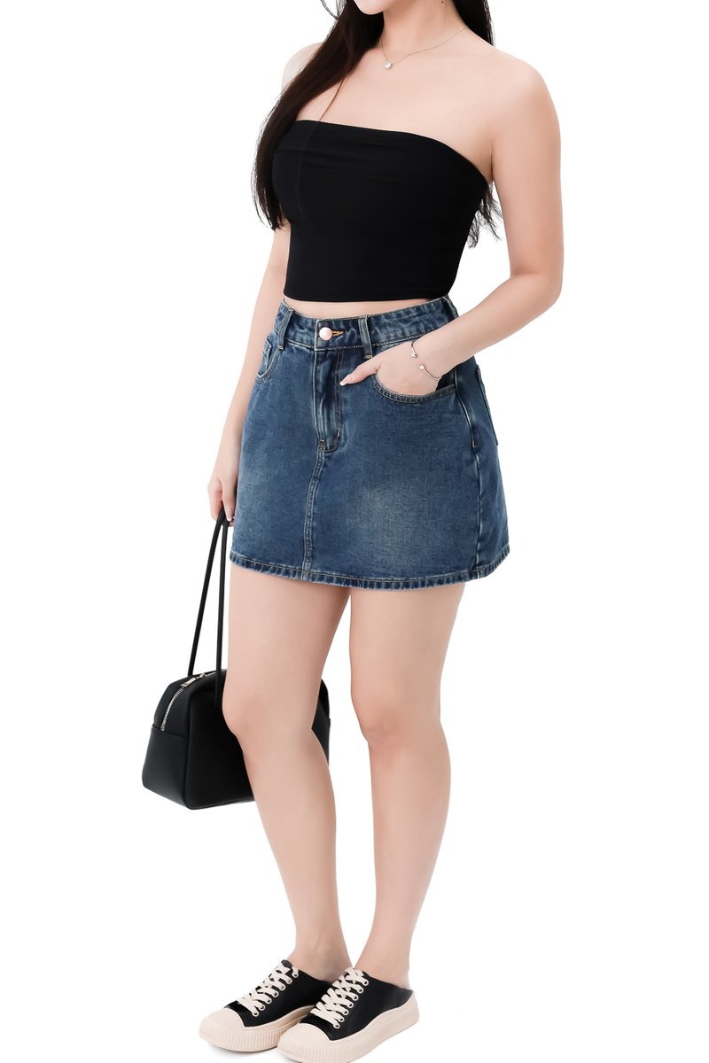 Daye Denim Skorts in Dark Wash