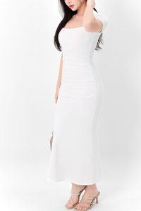 RESTOCKS | Perwin Padded Sleeved Midi in White RESTOCKS | Perwin Padded Sleeved Midi in White