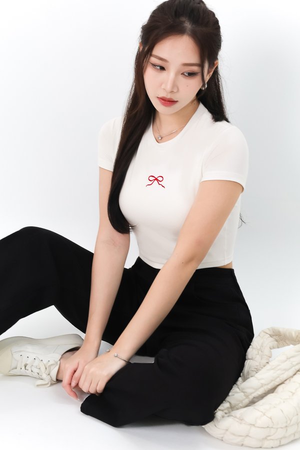 Raye Ribbon Embroidery Padded Tee in White x Red