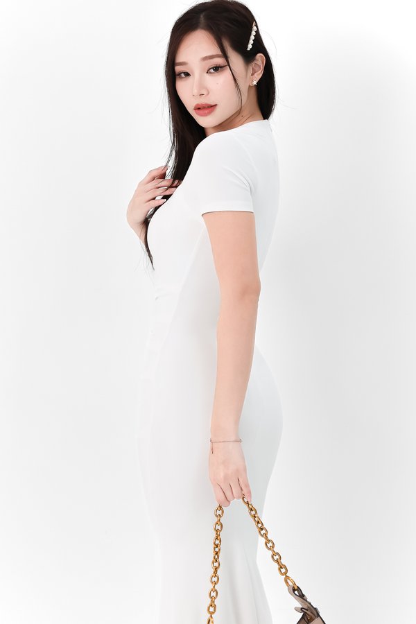 DEFECT | Perwin Padded Sleeved Midi in White in S