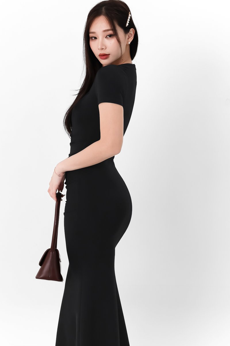 RESTOCKS | Perwin Padded Sleeved Midi in Black
