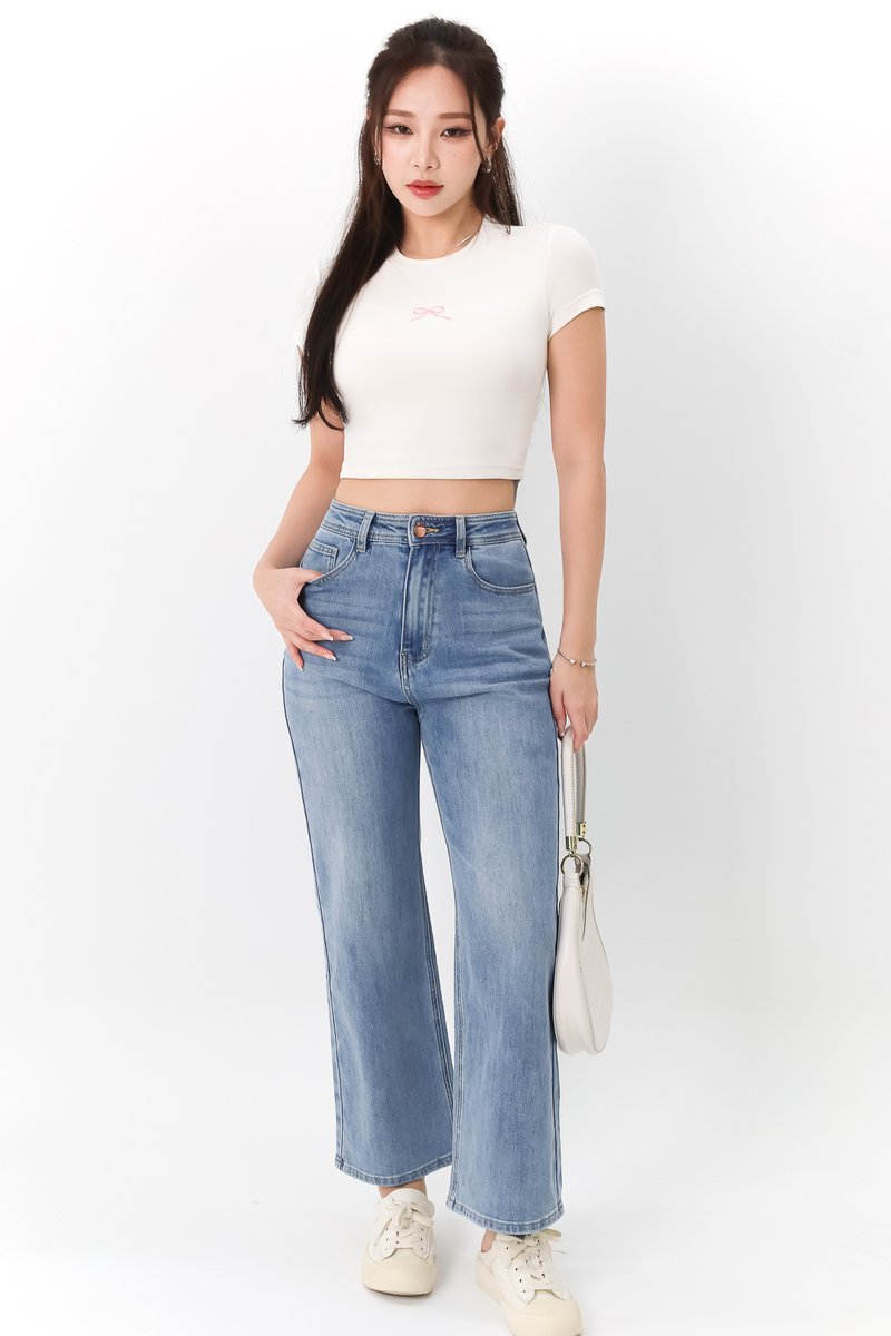 Steyra Straight Cut Denim Jeans V3 in Light Wash