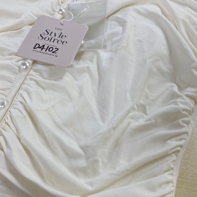 DEFECT | Sienna Sleeved Padded Top in White in M DEFECT | Sienna Sleeved Padded Top in White in M