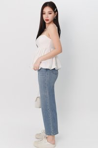 Hadley Highwaist Denim Jeans in Light Wash ( Petite Length ) Hadley Highwaist Denim Jeans in Light Wash ( Petite Length )