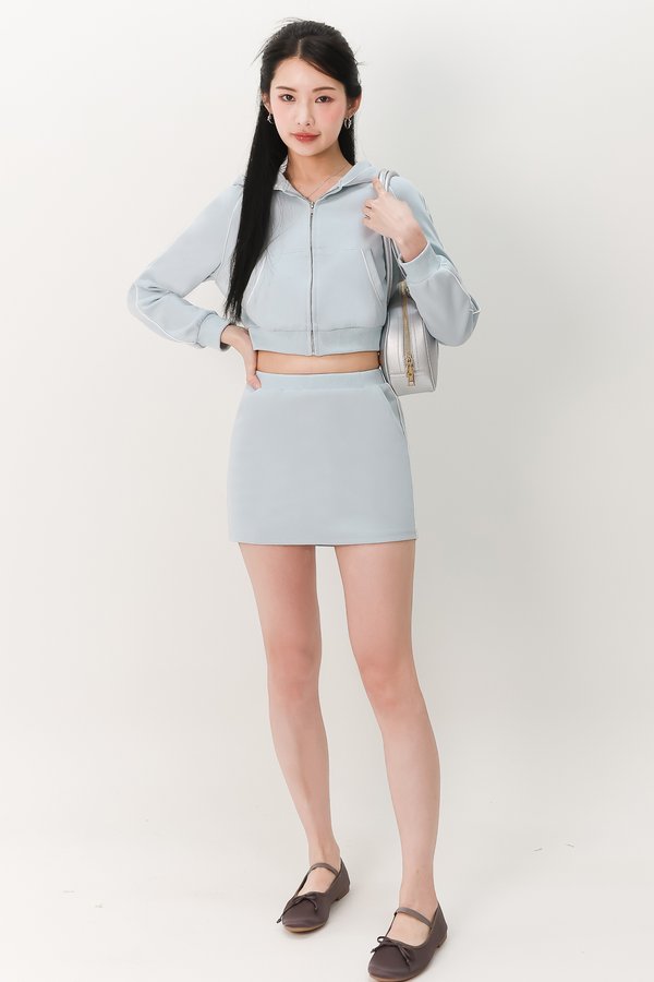 Clare Contrast Co-ord Set in Ice Blue x White