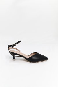 Payton Pointed Heels in Black