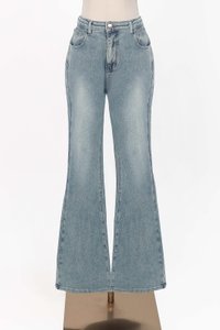 RESTOCKS | Fae Fit &amp; Flare Denim Jeans in Light Wash