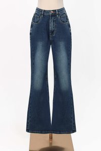 RESTOCKS | Fae Fit &amp; Flare Denim Jeans in Dark Wash
