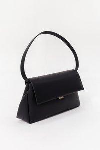 Fynn Flap Shoulder Bag in Black