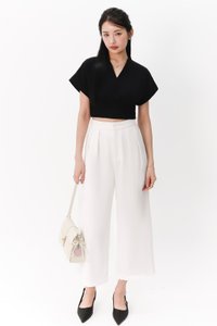 Sandy Sleeved Top in Black