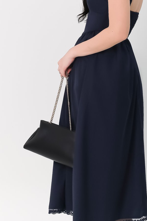 Calyn Chain Shoulder Bag in Black