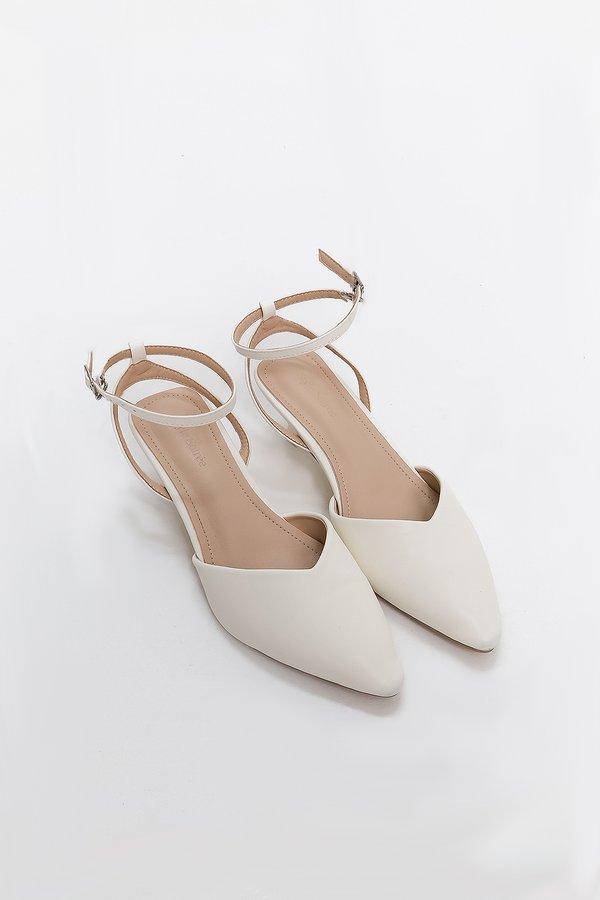 Payton Pointed Heels in Cream White