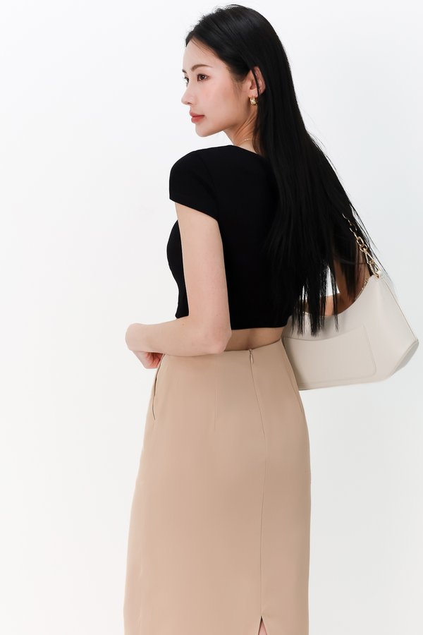 Seidra Sweetheart Sleeve Cropped Top in in Black