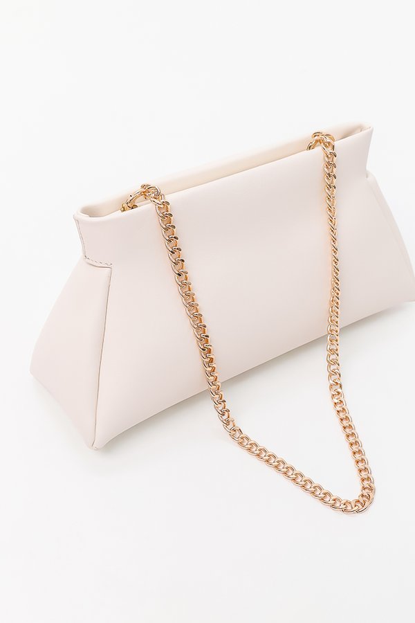 Calyn Chain Shoulder Bag in Cream White