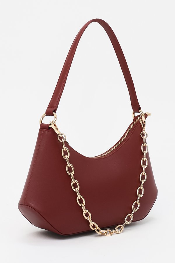 Cheyenne Chain Rounded Shoulder Bag in Dark Red