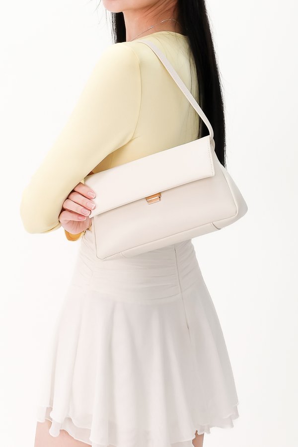 Fynn Flap Shoulder Bag in Cream White